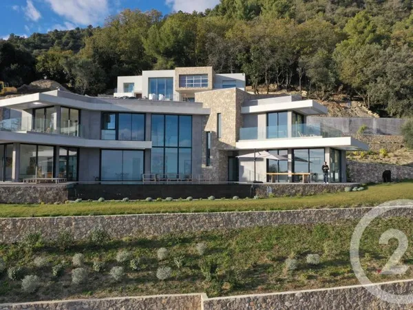 Maison 7 pièces 400 m²