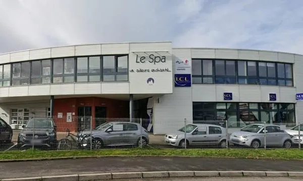 Local professionnel 210 m²