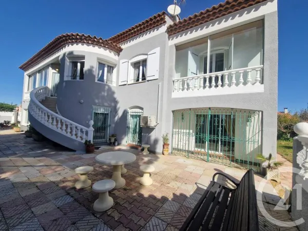 Maison 11 pièces 398 m²