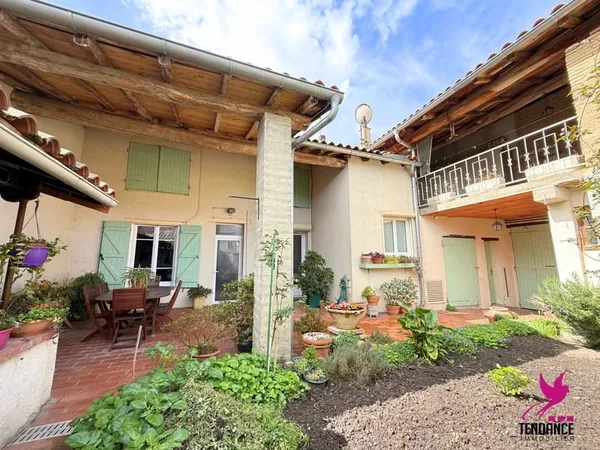 Belle Maison de village de 184 m² avec dépendance et jardin.