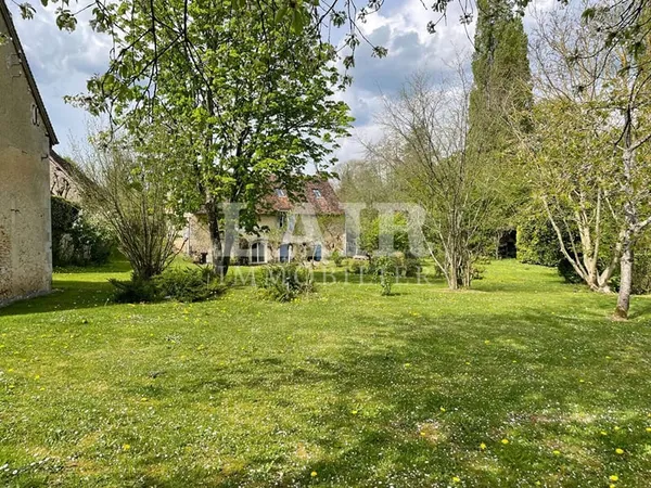 Maison 8 pièces 235 m²