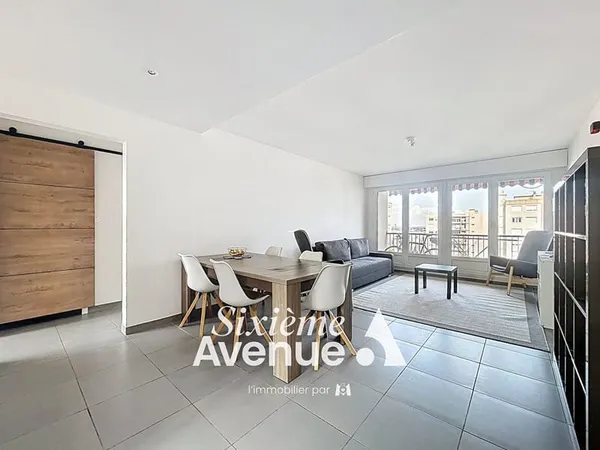 Appartement T3 traversant dernier étage 165 000€
