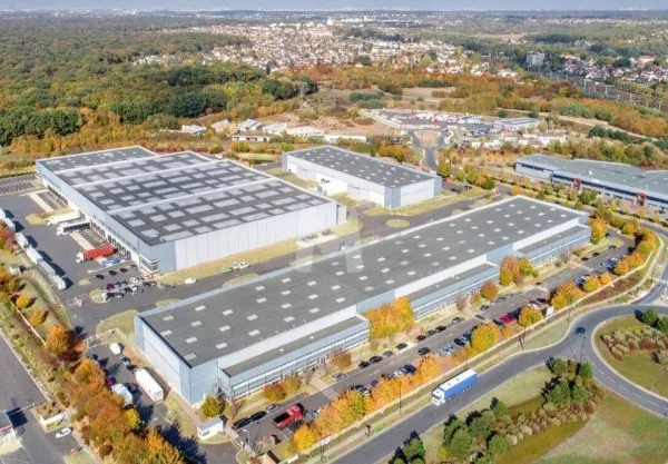Local d'activité 6806 m²