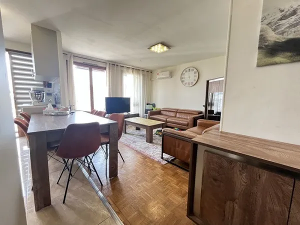 Appartement 75 m² proche Hôpital Européen