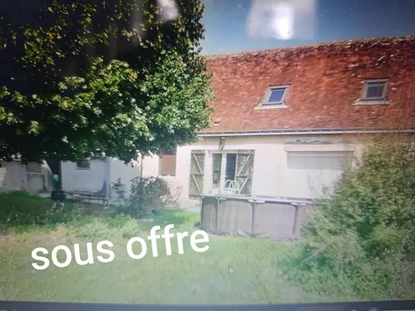 Dans la campagne de Neuvy Le Roi.
