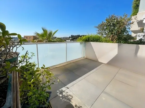 T3 de 70,70 m² avec terrasse - Hopitaux facultés - Résidence de standing !