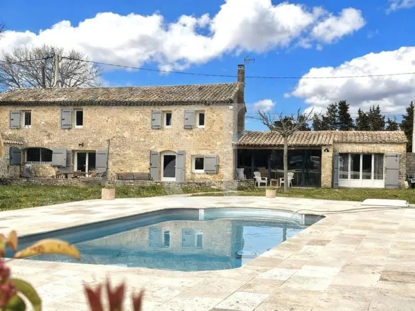 Mas provençal 5 pièces 96 m²