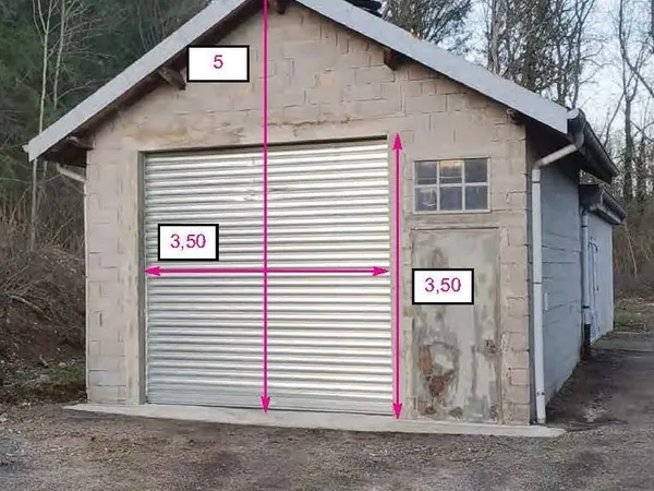 Entrepôt 36 m2 - Rideau de fer - Caméra de surveillance