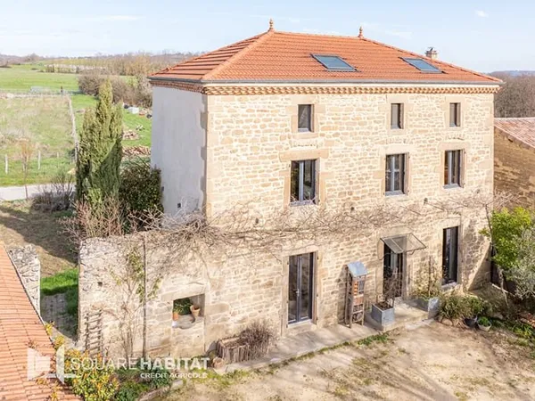 Coup de coeur assuré pour cette magnifique maison en pierre de 182m²