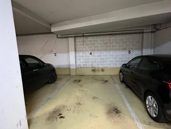 Parking 12 m²