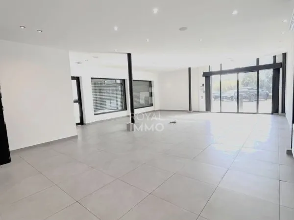 DROIT AU BAIL LOCAL COMMERCIAL 200 m2 EMPLACEMENT PREMIU