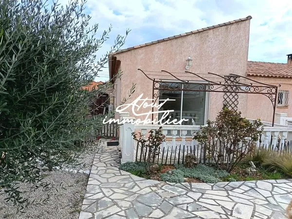 CANET Petite maison de plain pied avec jardin .