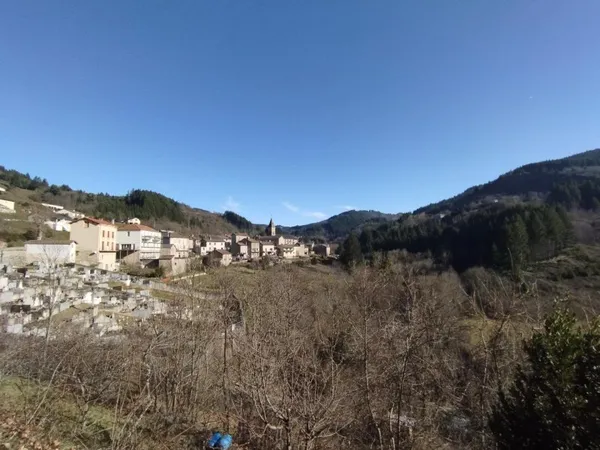 Maison de village, dépendance, terrain