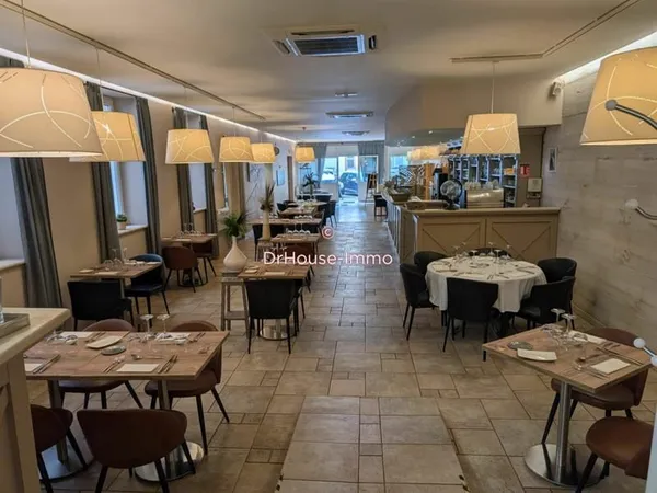 ALES CENTRE VILLE RESTAURANT DE 300 M2 AVEC PATIO
