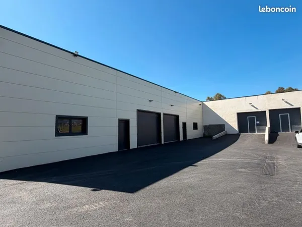 Hangar à louer