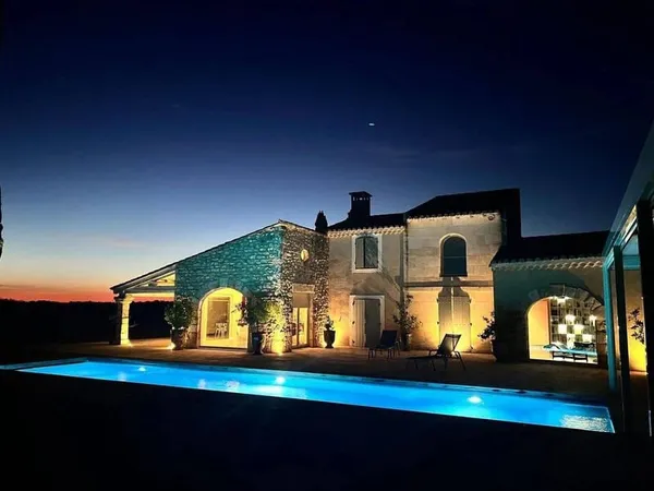 Maison 12 pièces 323 m²