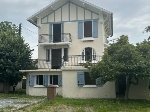 À Vendre : Magnifique Villa Anglaise des Années 1930 à Billère