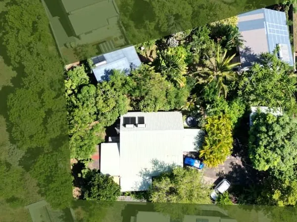ENSEMBLE IMMOBILIER situé à L'Étang Salé les Hauts