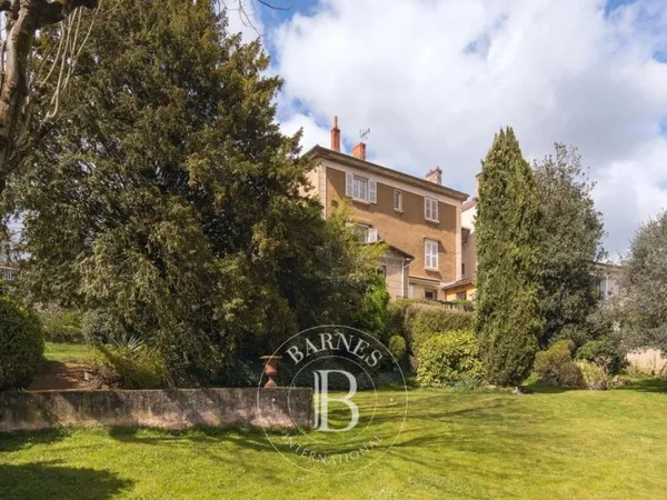 Maison de luxe 10 pièces 276 m²