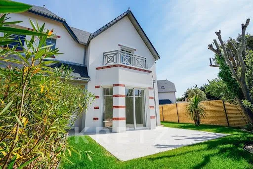 Maison 7 pièces 184 m²