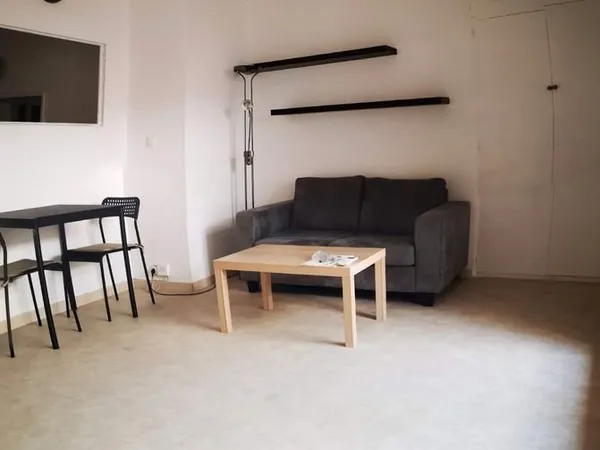 T2 bis meublé avec terrasse + garage