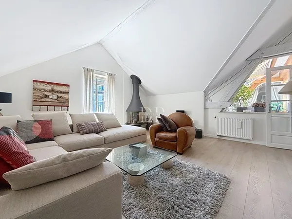 Appartement à vendre 4 pièces + bureau de 145,38 m2 utiles et 138,44 m2 ANNEMASSE (74)