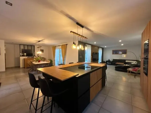 Maison 5 pièces 190 m²
