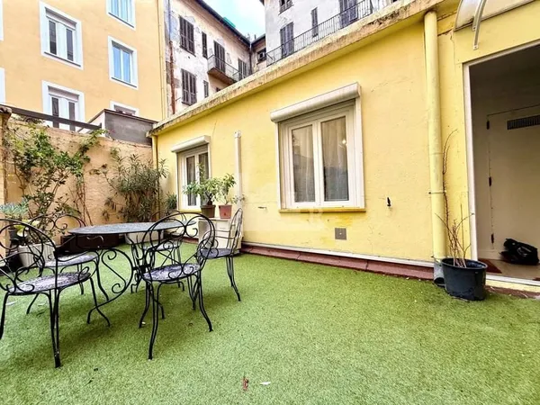 Nice / JEAN MEDECIN : STUDIO 23m²
