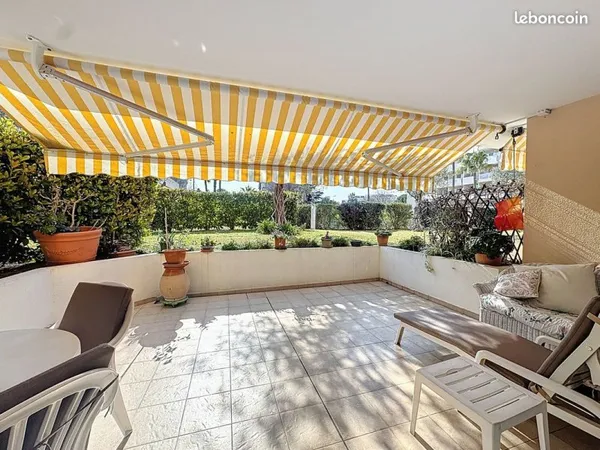 Vente viager sans rente - Appartement T3 de 86 m2 proche Pinède à Juan-les-Pins