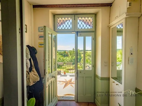 Maison 10 pièces 310 m²