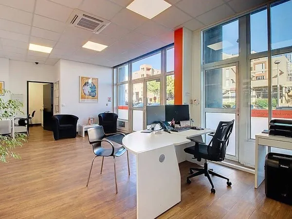 Local commercial 80 m²