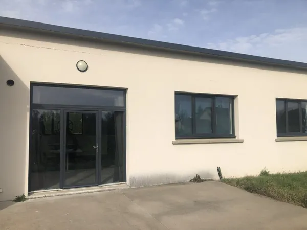 Local professionnel 140 m²