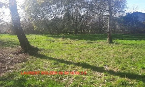 Terrain 680 m²