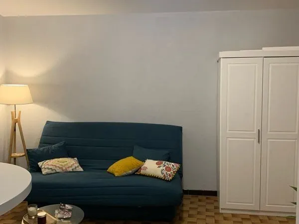 Studio 30m2 non meublé - cuisine équipée - Centre ville du Puy
