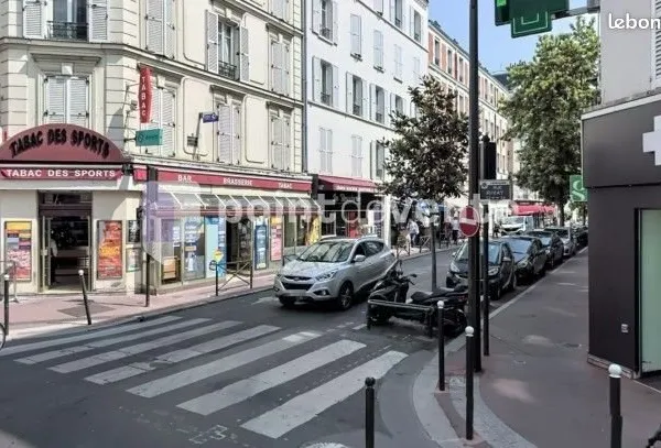 Local commercial 200 m²