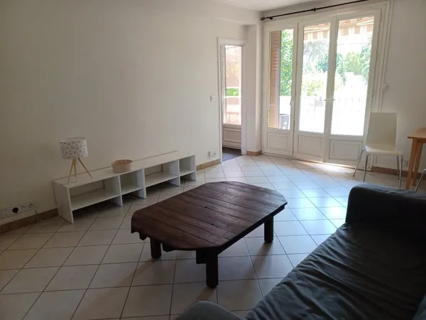 Loue appartement meublé 57m² à Champagne au Mont d'Or / Ouest Lyonnais - 2 chambres
