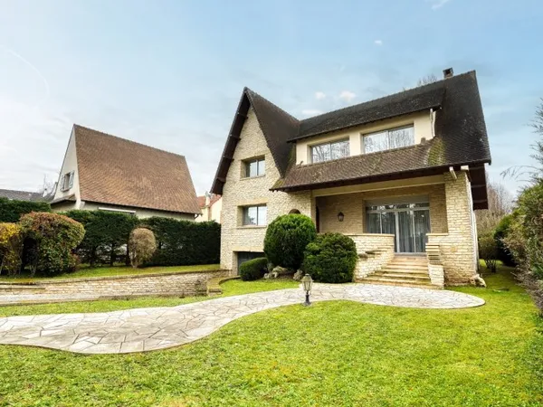 Vends LIMEIL-BRÉVANNES (94) MAISON 308m² HABITABLE ET 844m² DE TERRAIN