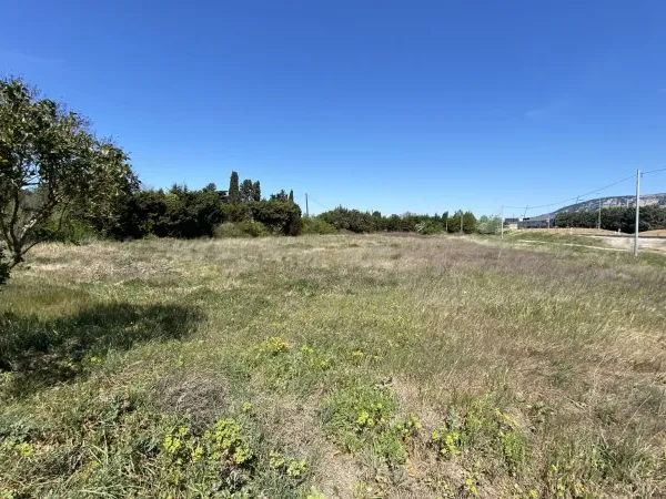 AVANT PREMIERE, lotissement à Cavaillon de 7 terrains à bât