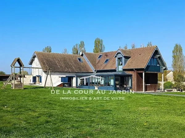 **Exclusivité** - Maison contemporaine au vert, avec véranda et dépendance