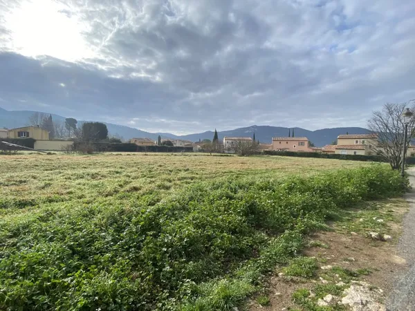 Terrain en individuel 720 m²