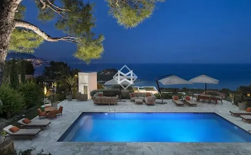 Maison 12 pièces 600 m²