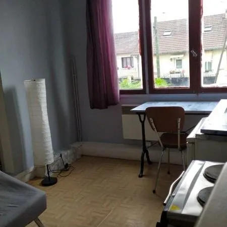 Studio meuble situe a 500 m de la gare de drancy