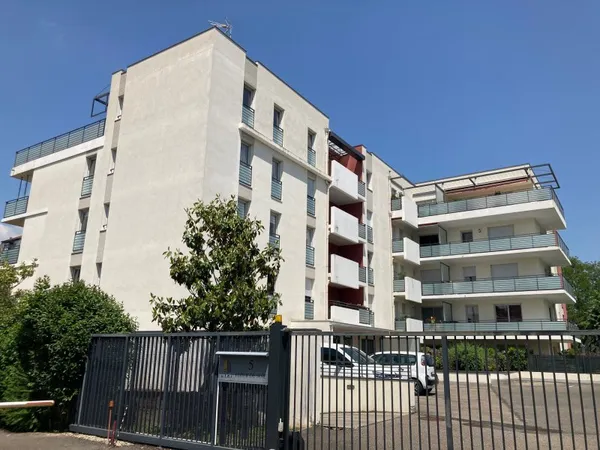 L'ARBRESLE VIAGER occupé SANS RENTE appartement T5 150 m2 d