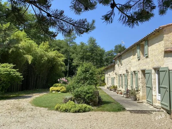 Maison 11 pièces 262 m²