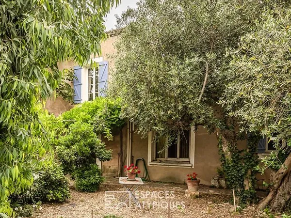 Maison vigneronne de caractère avec dépendances et grand jardin entre Narbonne et Béziers