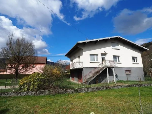 Coup de coeur à Lepuix Villa avec jardin et beaux volumes