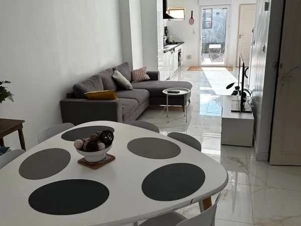 Maison rénovée meublée 3 chambres + Jardin
