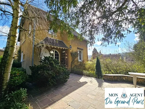 Maison familiale 233m2 (280m2 utiles) sur terrain 630m2 a Jouy-en-Josas - ideal famille ou investiss