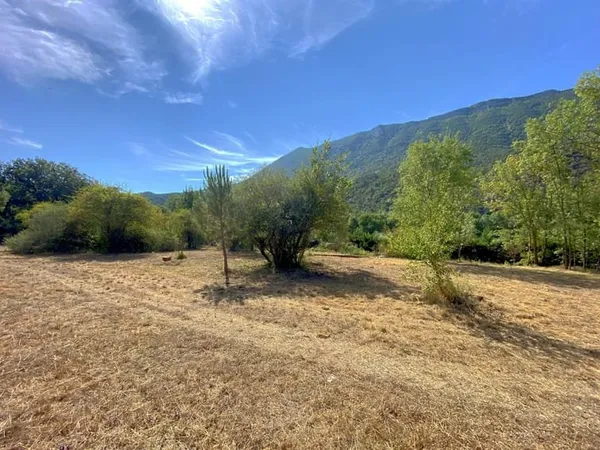 PROCHE BUIS LES BARONNIES - BEAU TERRAIN A BATIR DE 3234M2