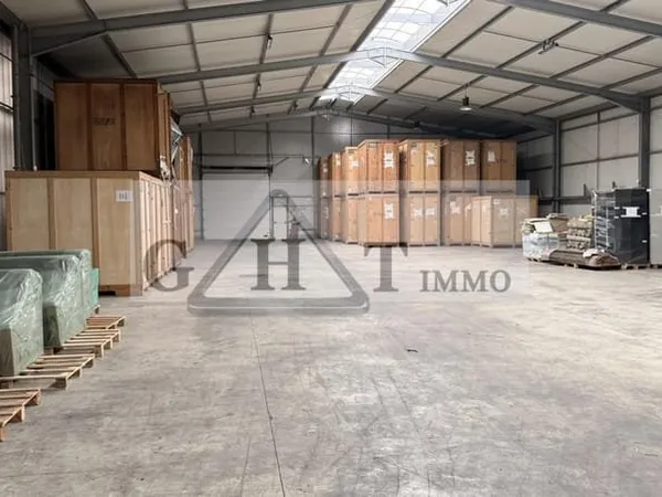 LOCAUX D'ACTIVITÉS / STOCKAGE DE 819 M² À 5 519 M² - MEAUX